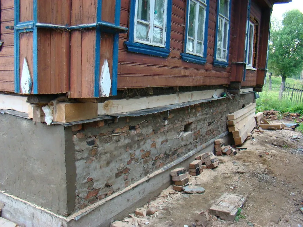Дом на новом фундаменте после переноса на другой участок